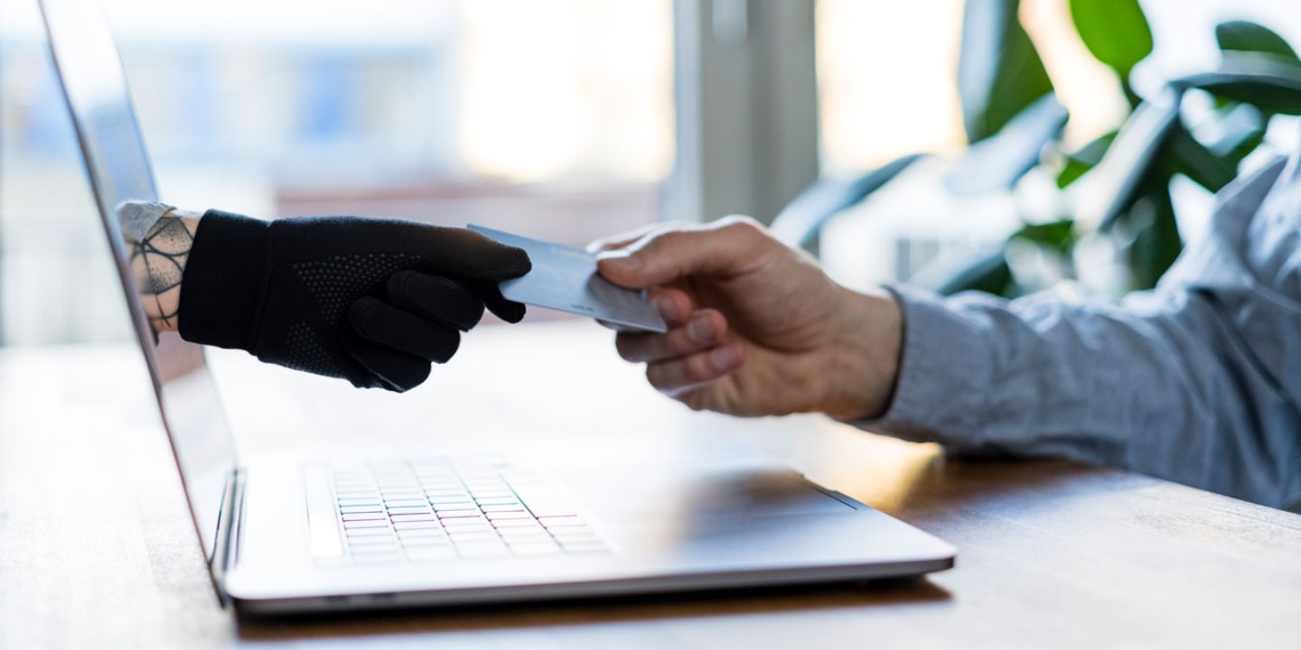 Hacker stehlen Kreditkartendaten